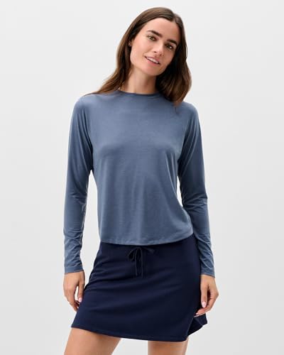 Women's Moisture-Wicking Long-Sleeve Performance Tee